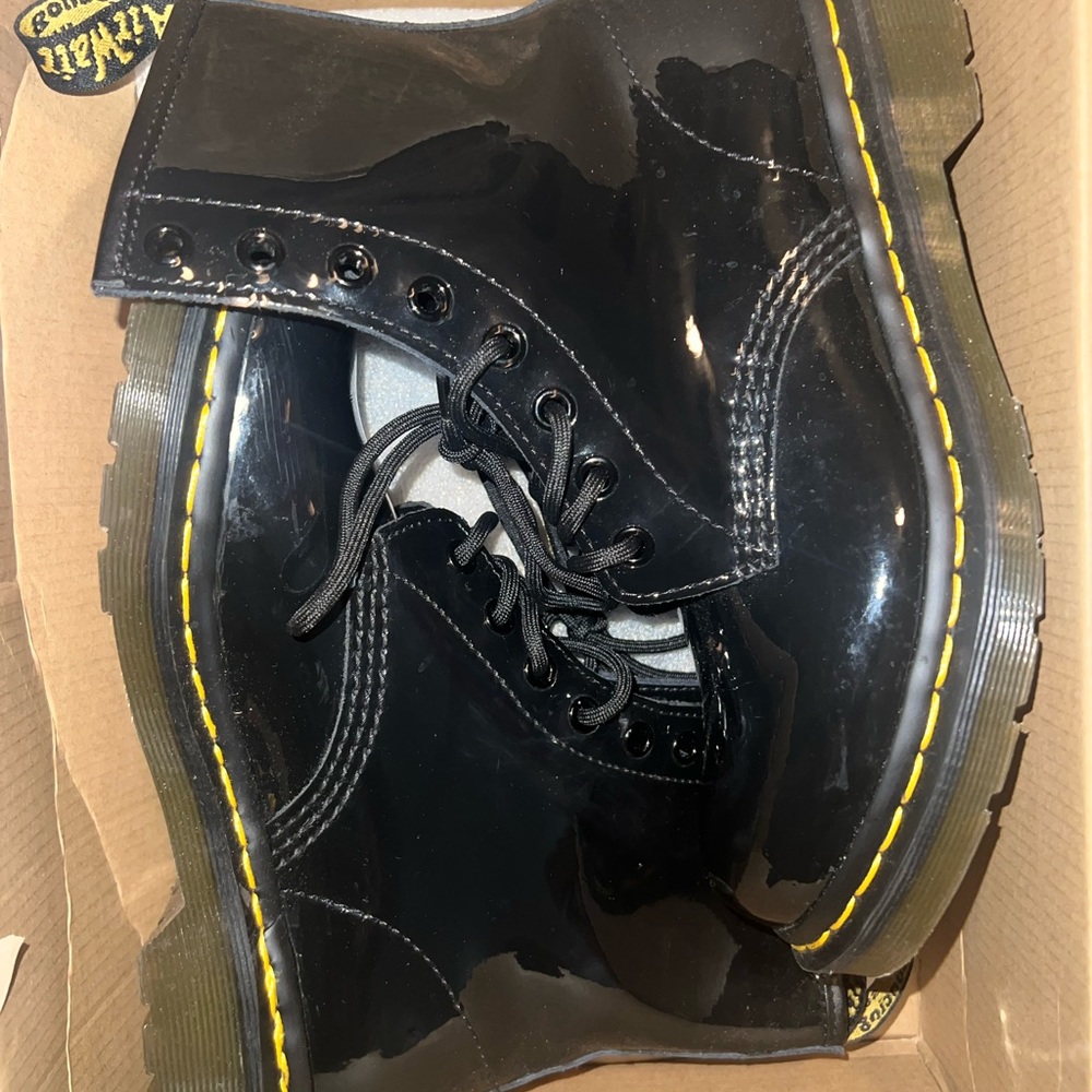 Dr. Martens Modern Classics 1460 Patent 8-eye Boots